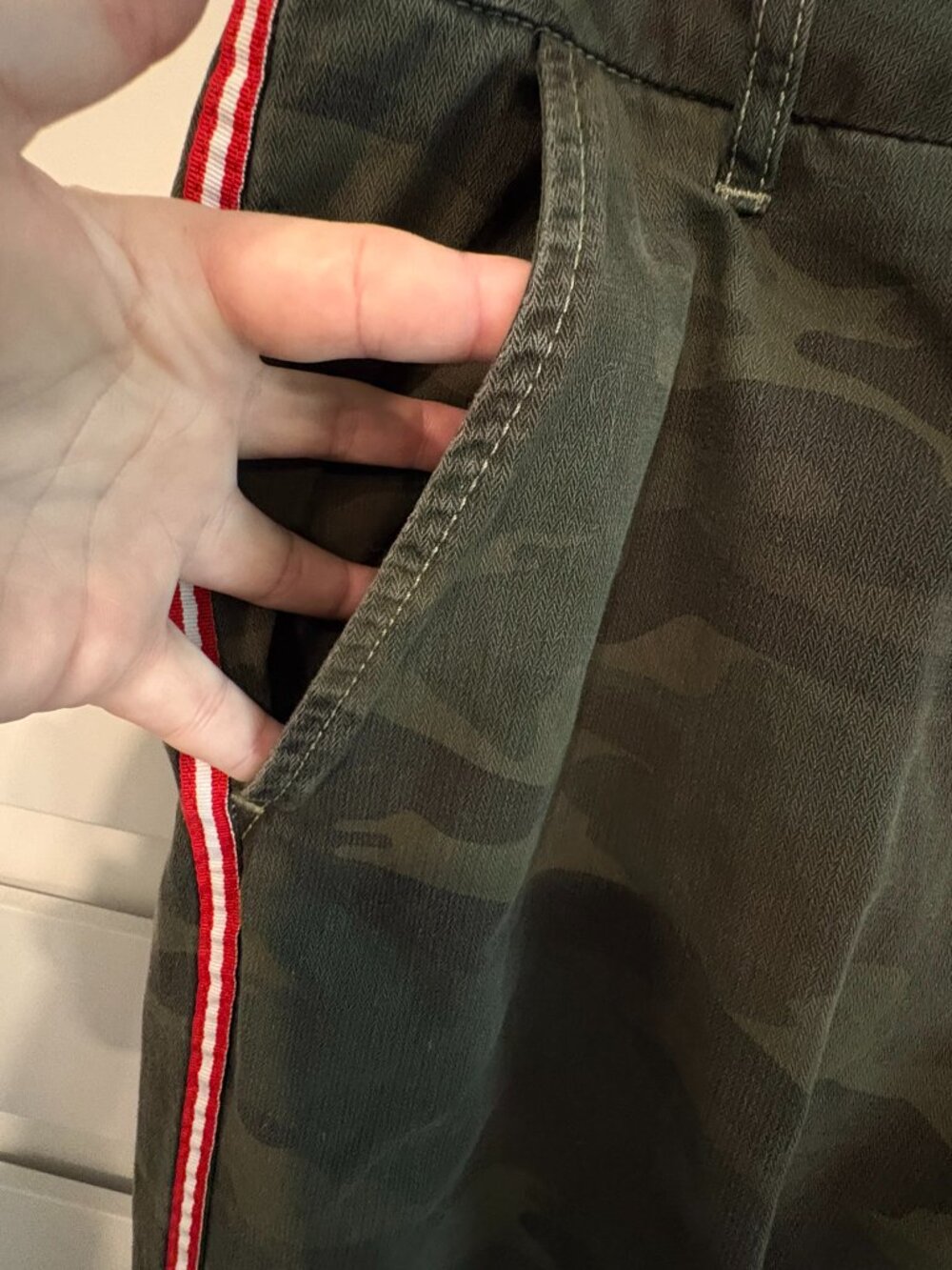Sundry Camo Cargo Jogger Pants Side Stripe Ankle Zip Size 31 L y2k Streetwear - Picture 8 of 11